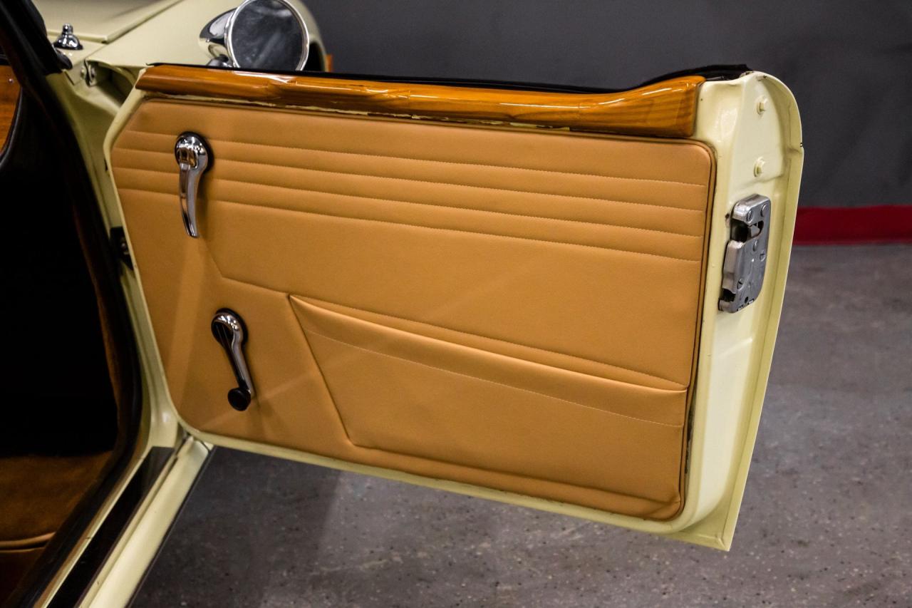 1971 Triumph FUEL INJECTED OVERDIVE TR6