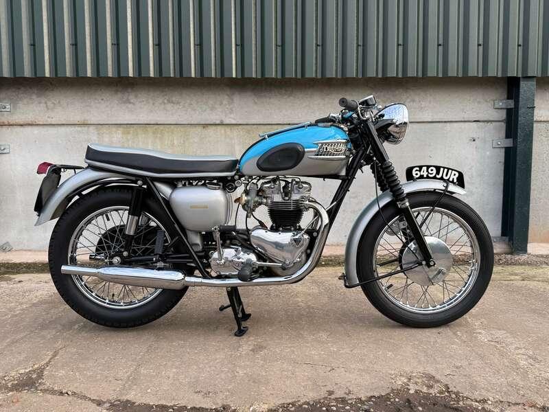 1960 Triumph T120R BONNEVILLE
