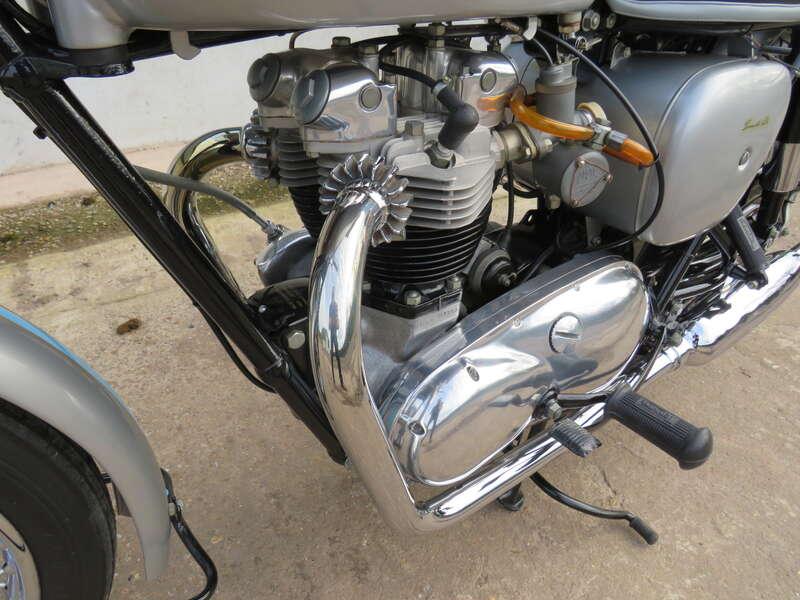 1960 Triumph T120R BONNEVILLE