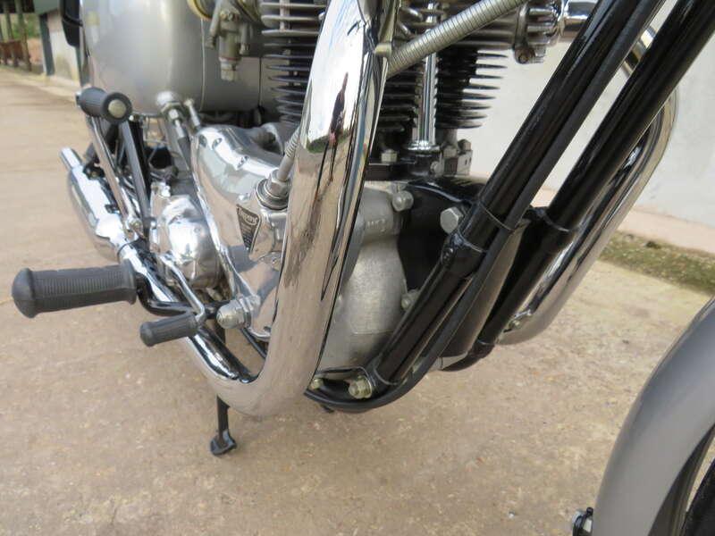 1960 Triumph T120R BONNEVILLE