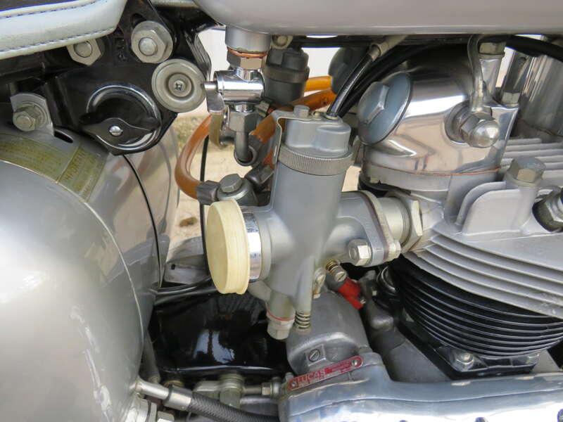 1960 Triumph T120R BONNEVILLE
