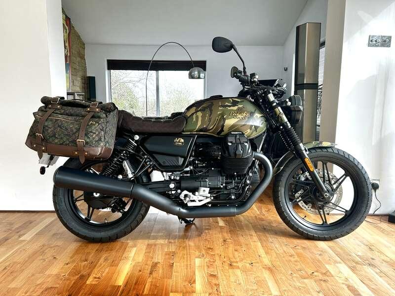 2023 Moto Guzzi V7 GUCCI PALACE