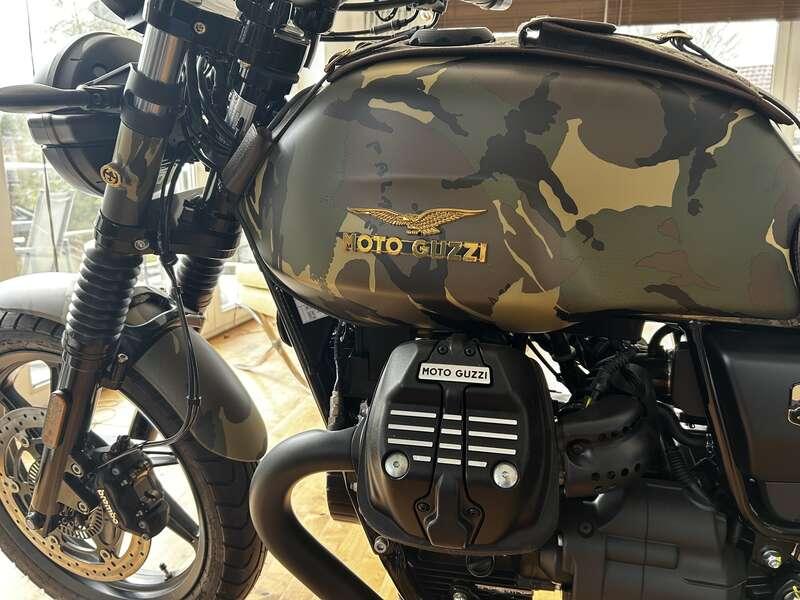 2023 Moto Guzzi V7 GUCCI PALACE