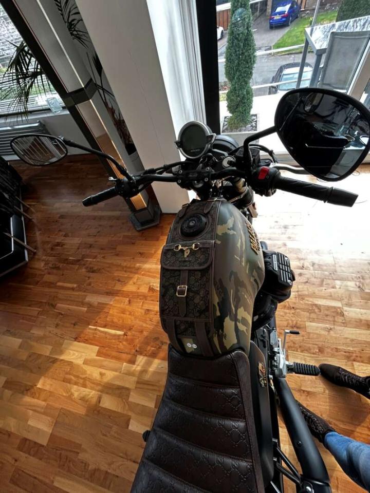 2023 Moto Guzzi V7 GUCCI PALACE