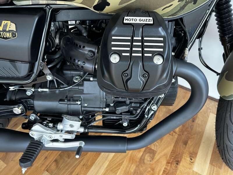 2023 Moto Guzzi V7 GUCCI PALACE