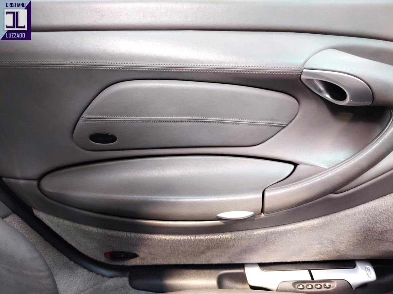 1998 Porsche 996 CARRERA 4