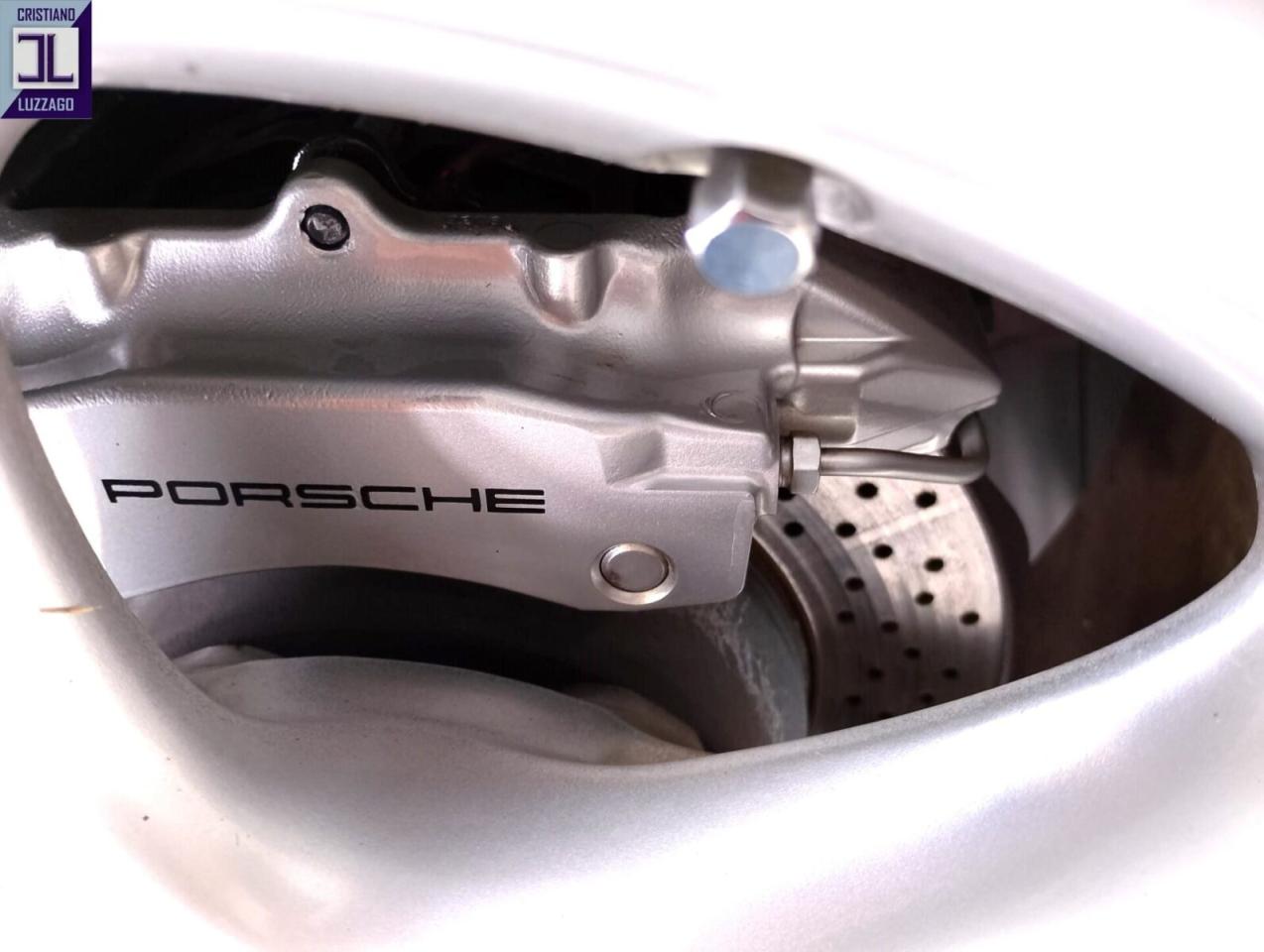 1998 Porsche 996 CARRERA 4