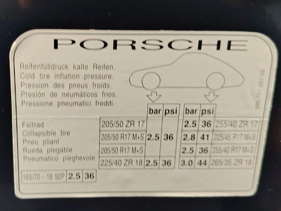 1998 Porsche 996 CARRERA 4