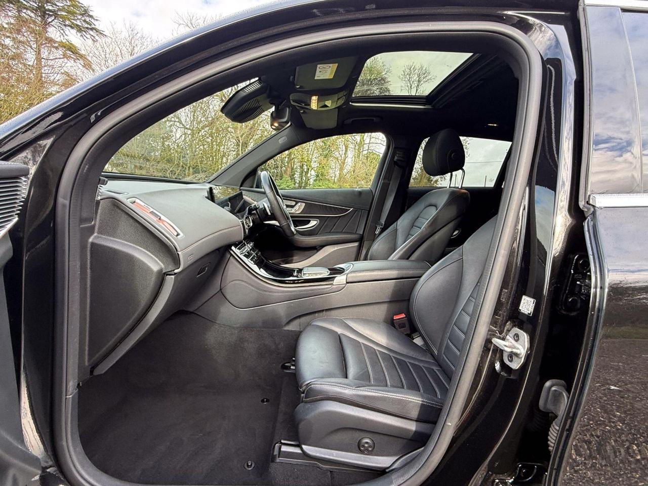 2022 Mercedes - Benz EQC 400 80kWh AMG Line (Premium Plus) Auto 4MATIC 5dr