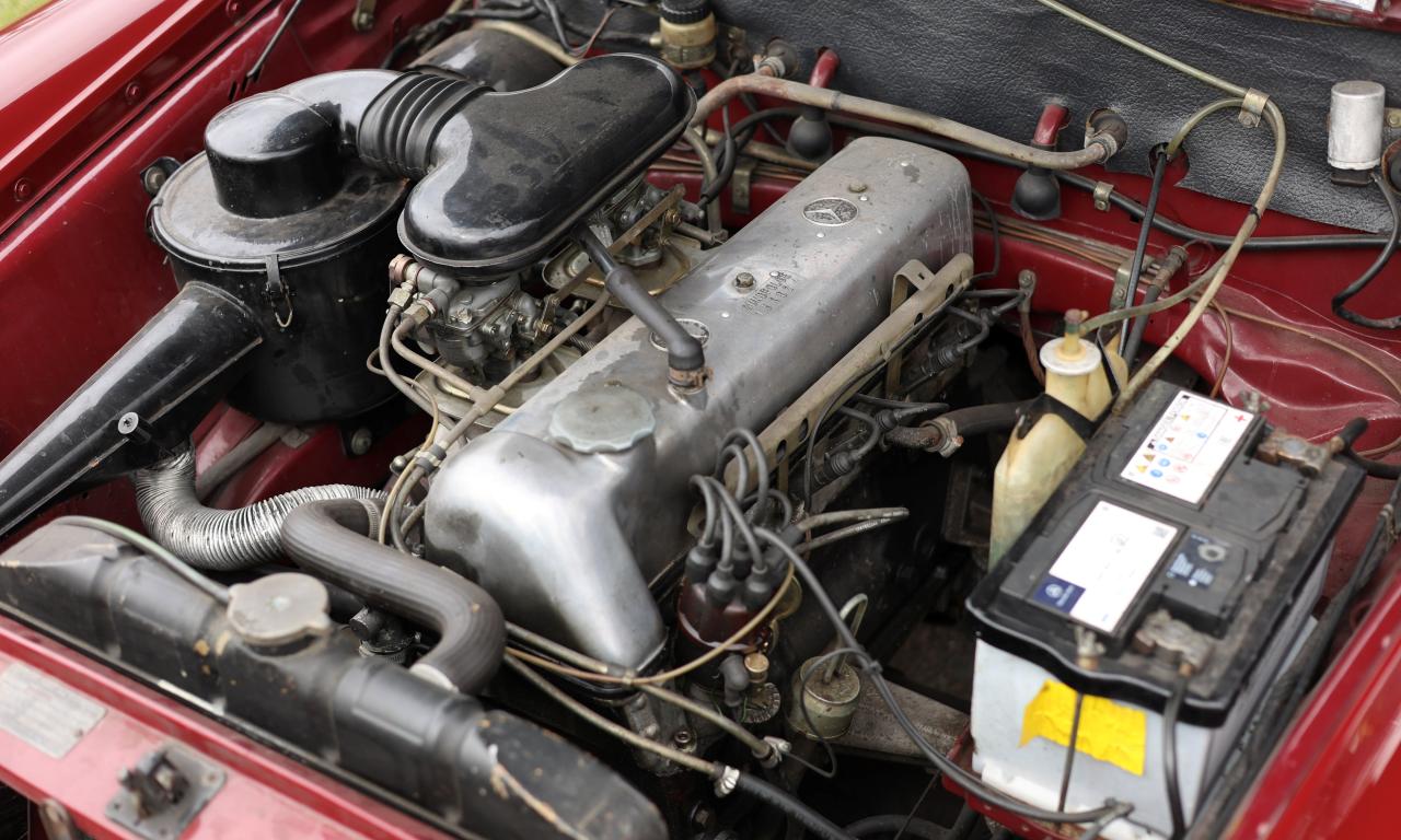 1967 Mercedes - Benz 220B Fintail