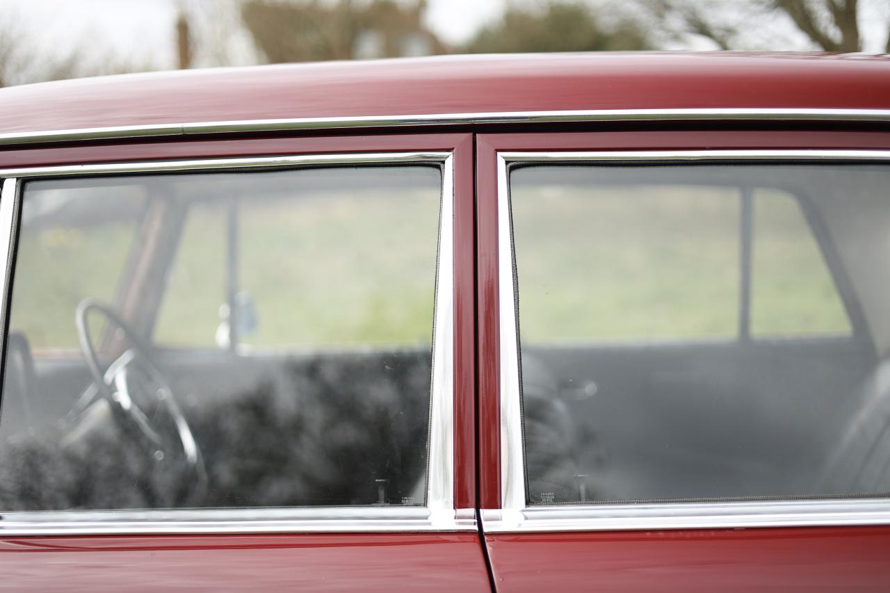 1967 Mercedes - Benz 220B Fintail