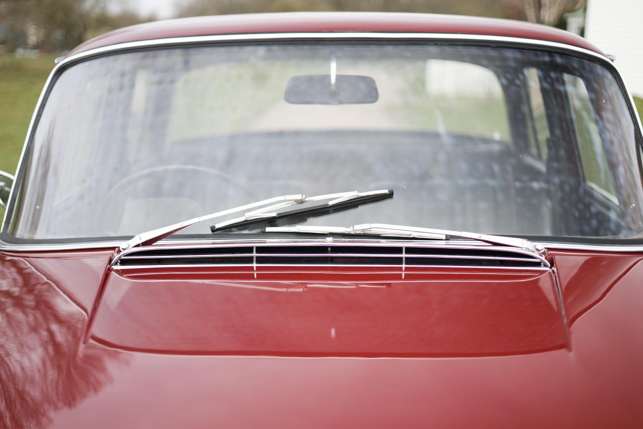 1967 Mercedes - Benz 220B Fintail