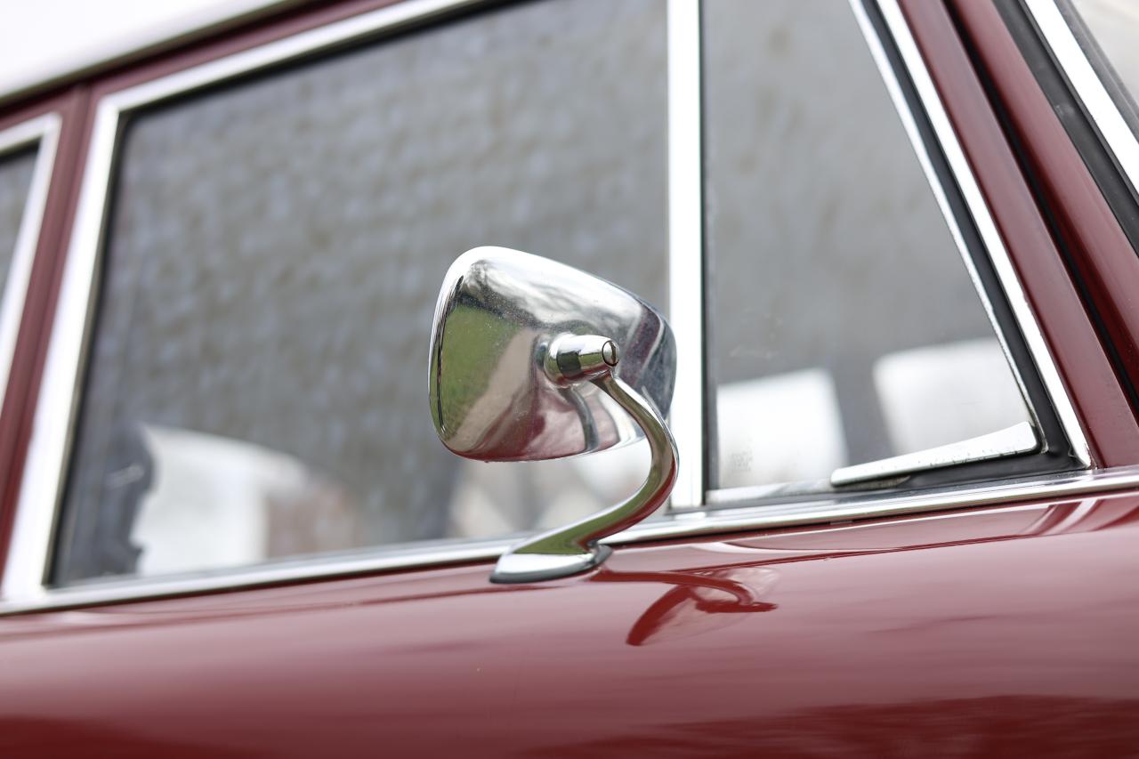 1967 Mercedes - Benz 220B Fintail