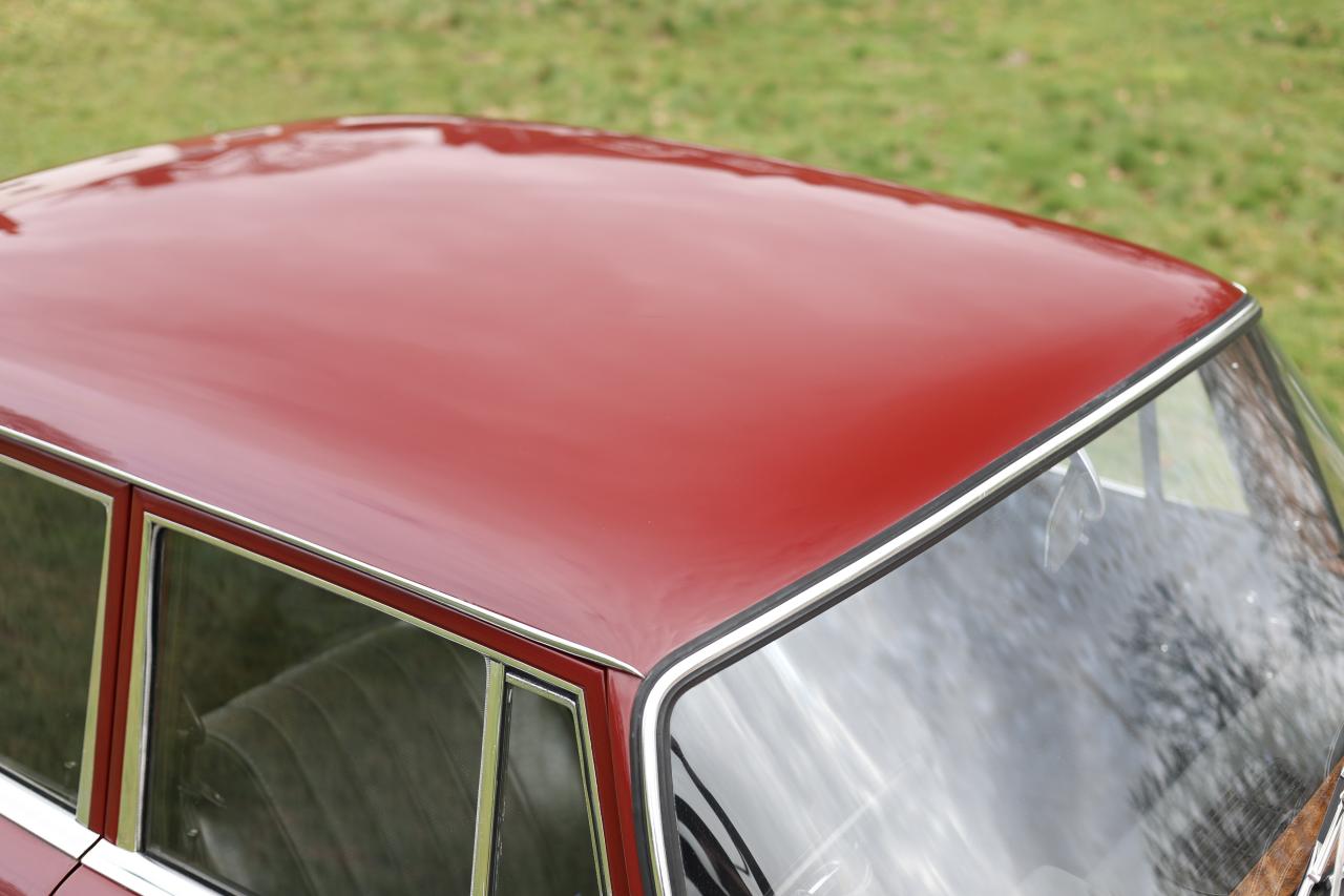 1967 Mercedes - Benz 220B Fintail