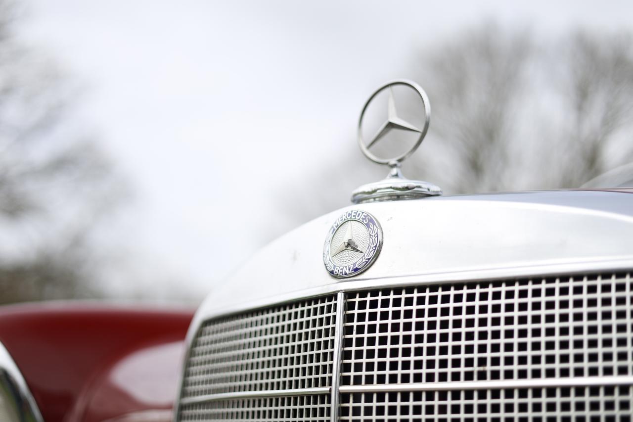1967 Mercedes - Benz 220B Fintail