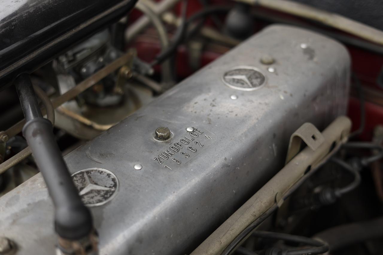 1967 Mercedes - Benz 220B Fintail