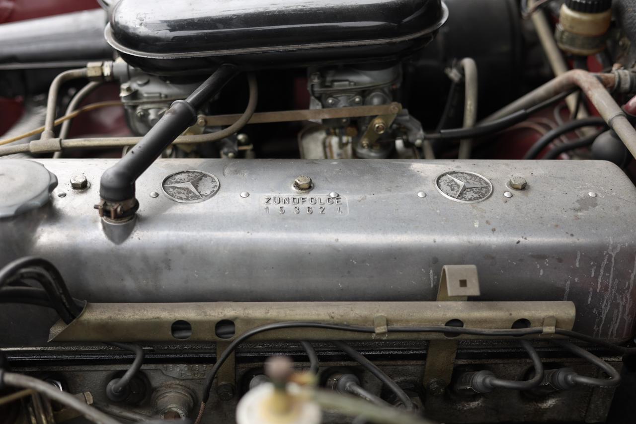 1967 Mercedes - Benz 220B Fintail