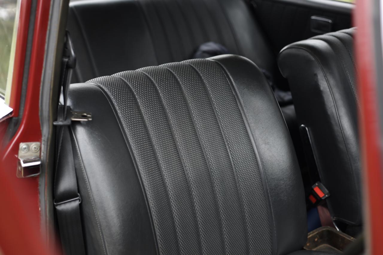 1967 Mercedes - Benz 220B Fintail