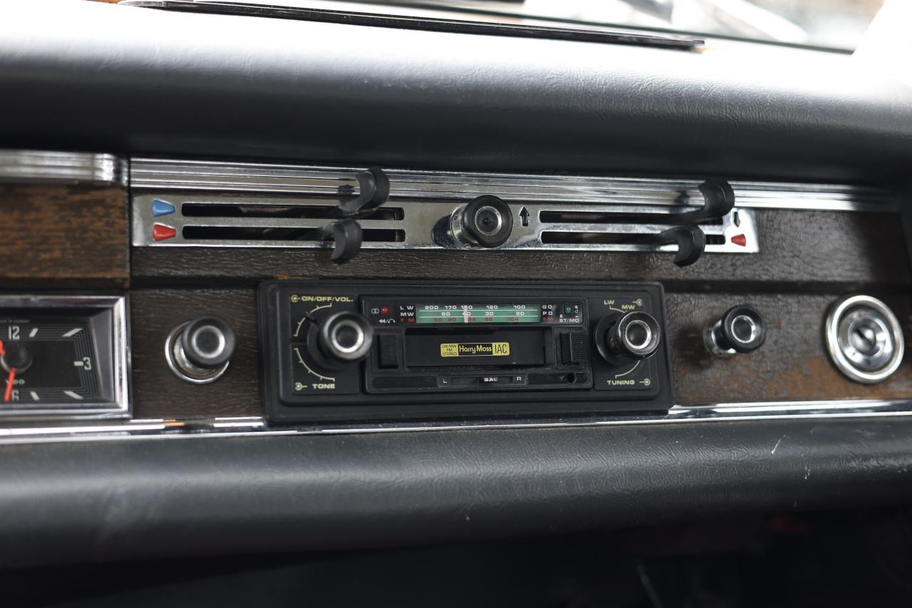 1967 Mercedes - Benz 220B Fintail