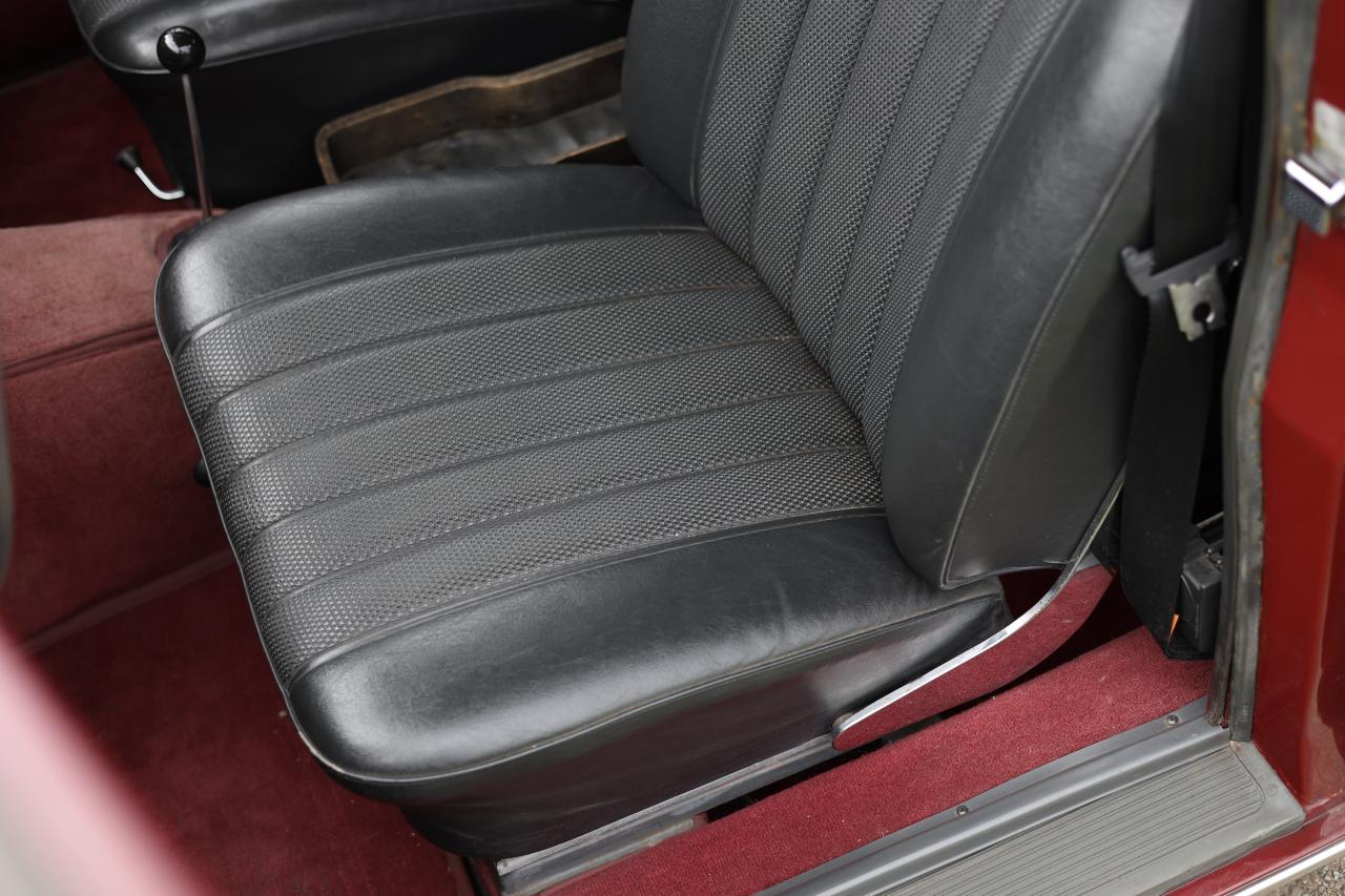 1967 Mercedes - Benz 220B Fintail