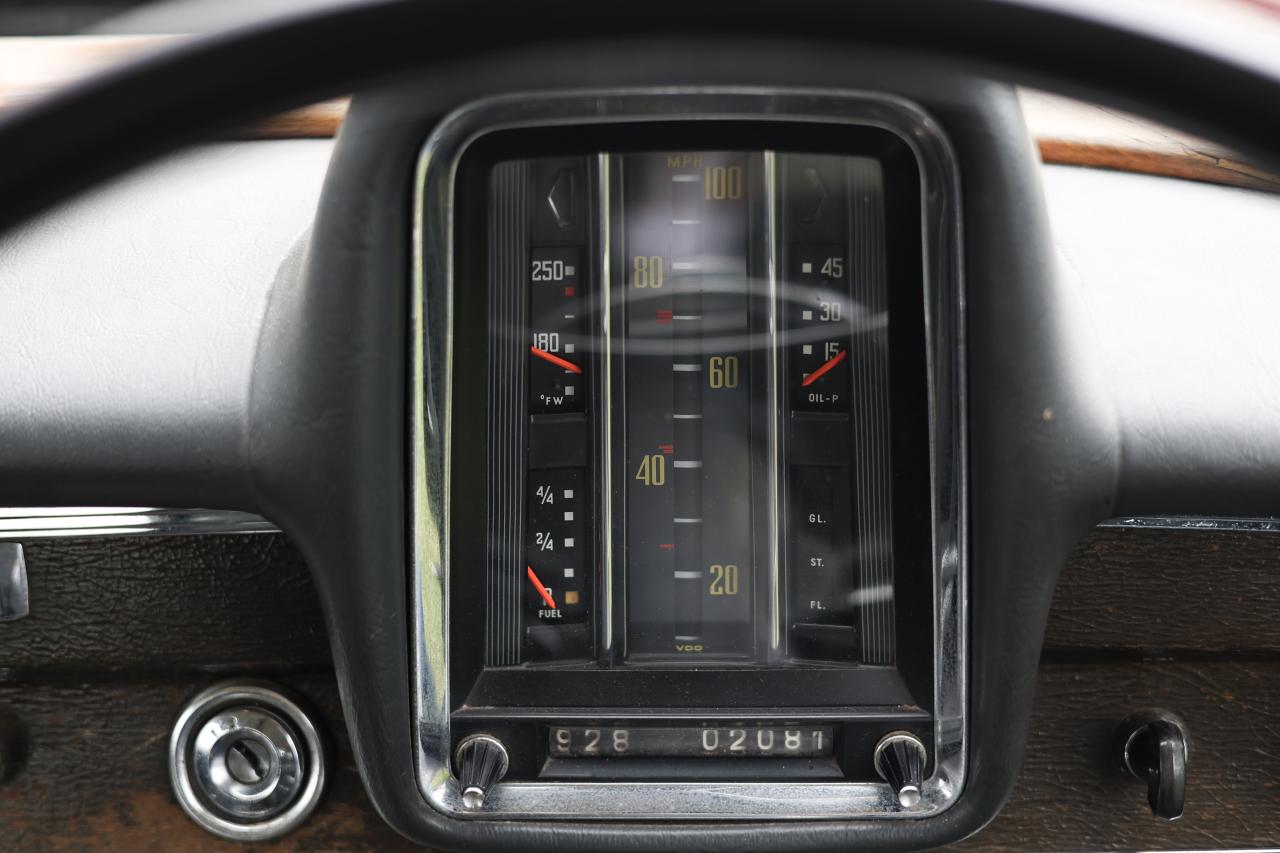 1967 Mercedes - Benz 220B Fintail