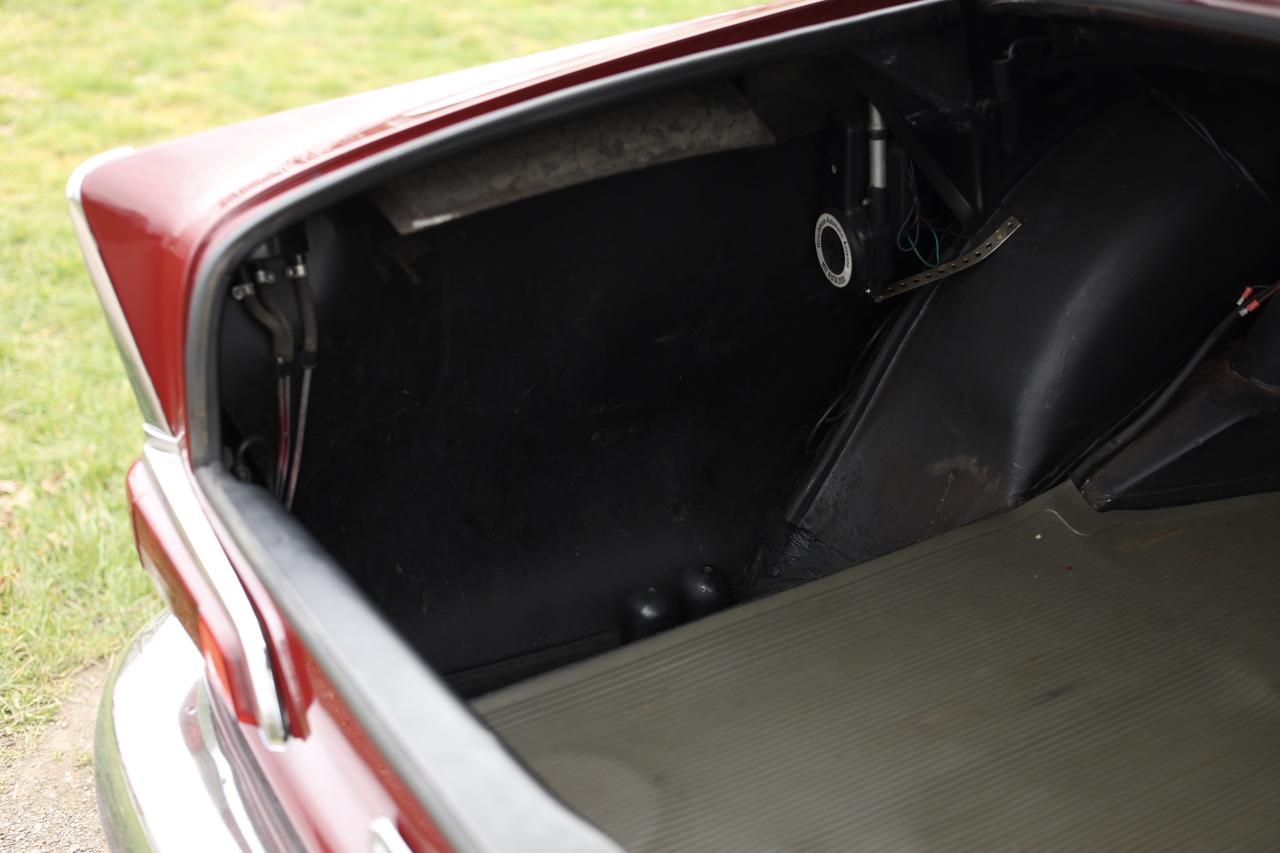 1967 Mercedes - Benz 220B Fintail