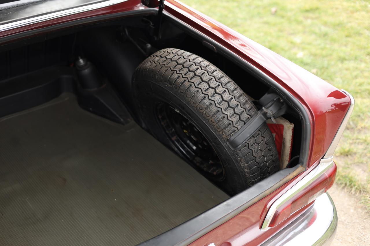 1967 Mercedes - Benz 220B Fintail