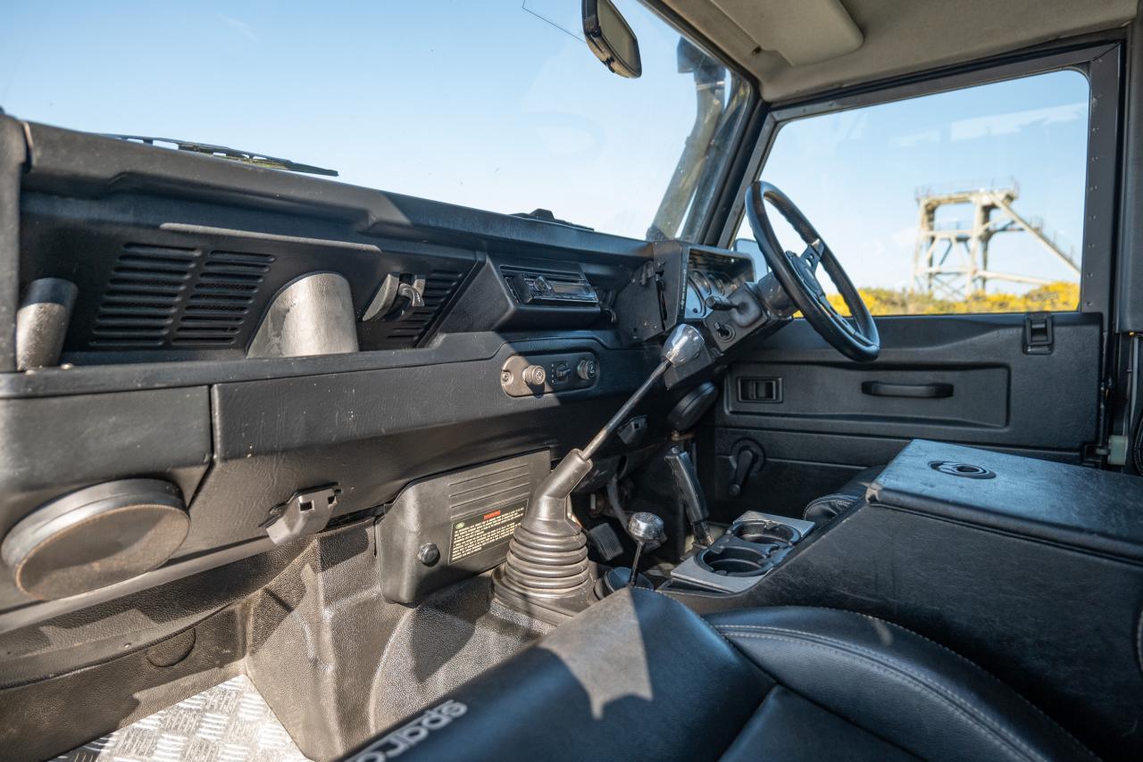 2001 Land Rover Defender 90 Tomb Raider