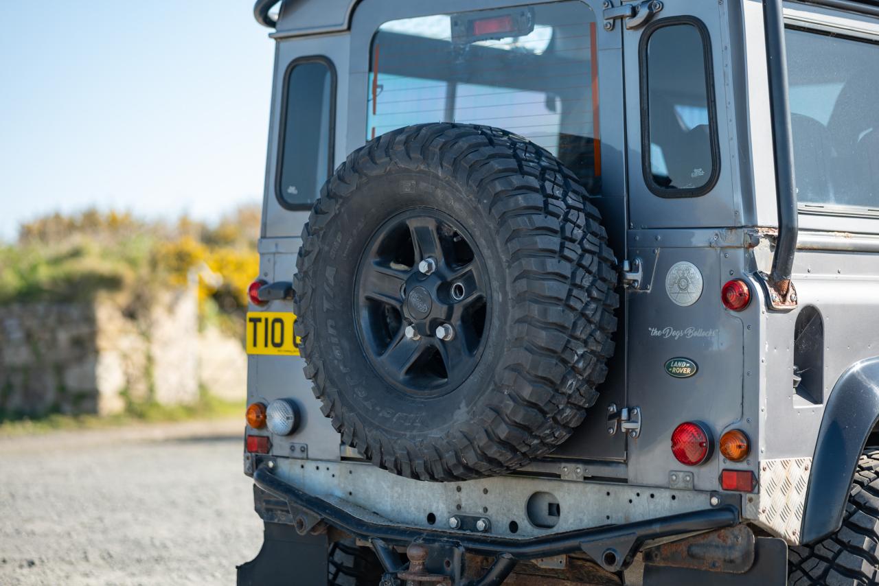 2001 Land Rover Defender 90 Tomb Raider