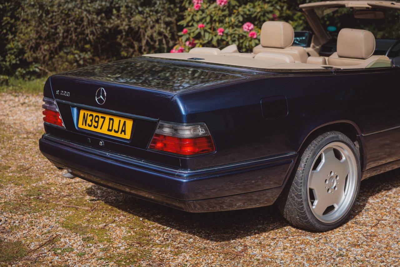 1995 Mercedes - Benz E220 Cabriolet