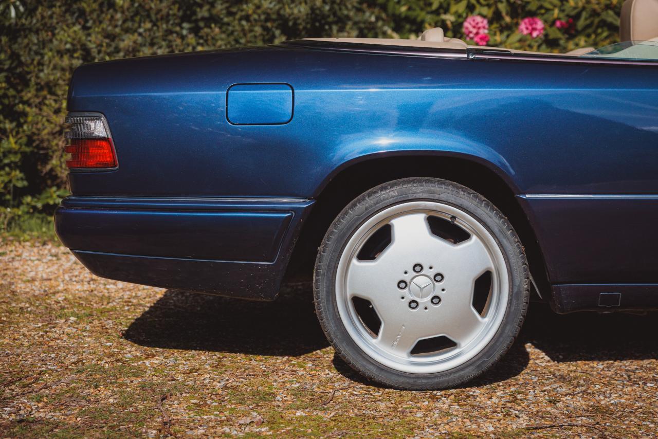 1995 Mercedes - Benz E220 Cabriolet