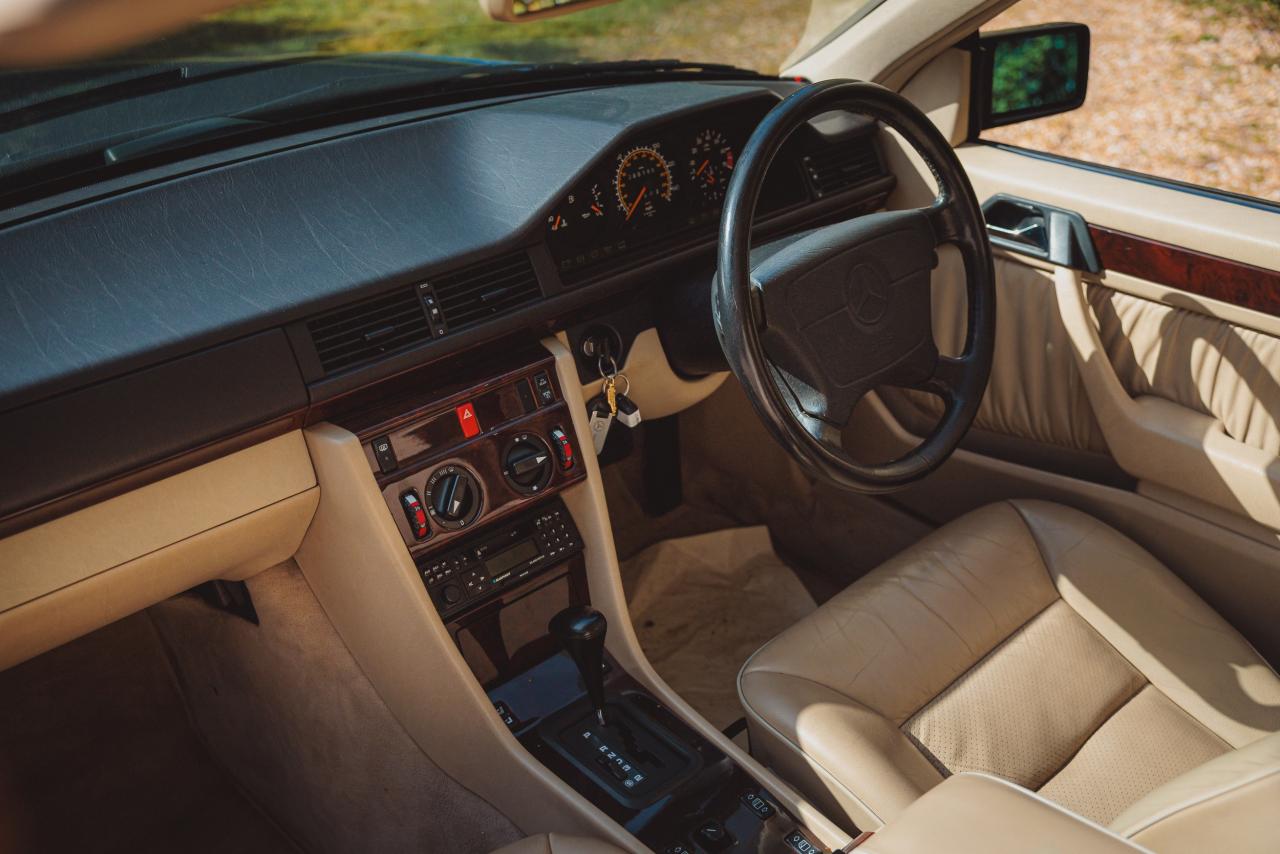 1995 Mercedes - Benz E220 Cabriolet