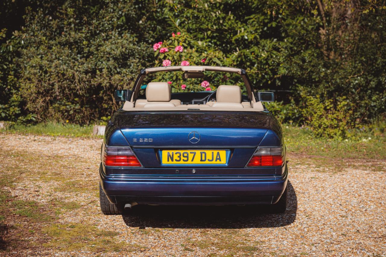 1995 Mercedes - Benz E220 Cabriolet