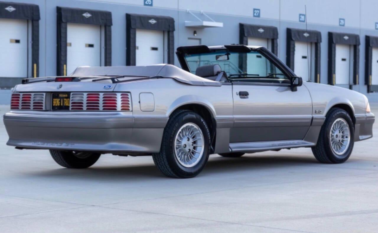 1990 Ford Mustang