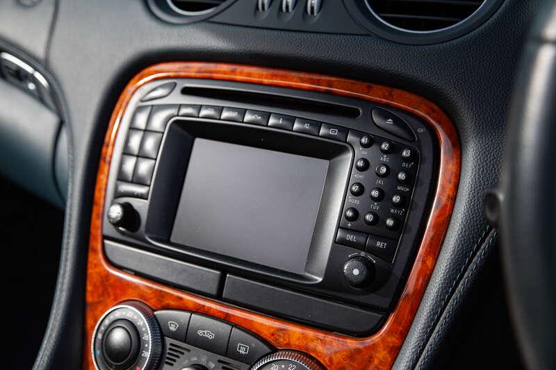 2003 Mercedes - Benz SL500 R230