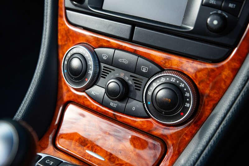 2003 Mercedes - Benz SL500 R230