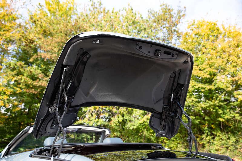 2003 Mercedes - Benz SL500 R230