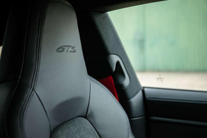 2022 Porsche 911 CARRERA GTS