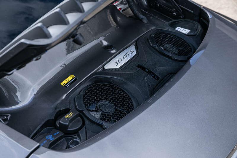 2022 Porsche 911 CARRERA GTS