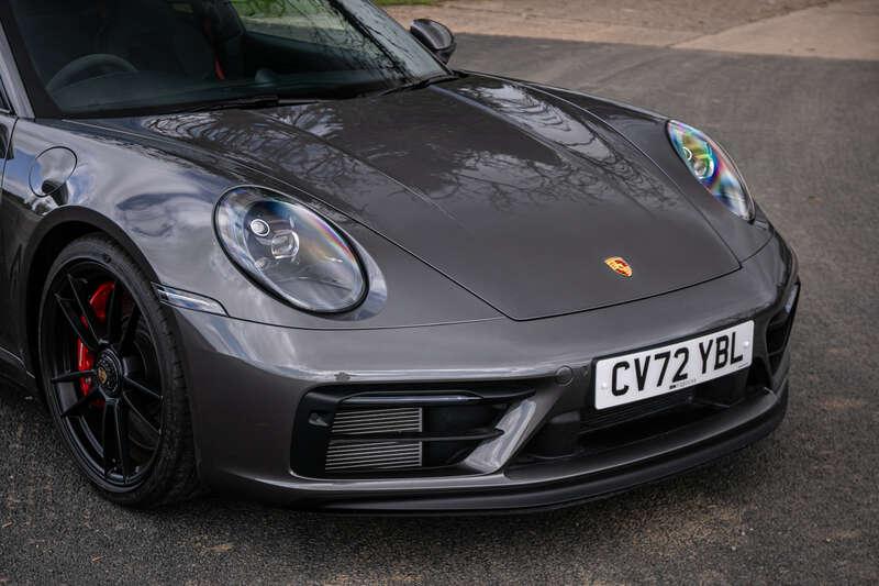 2022 Porsche 911 CARRERA GTS