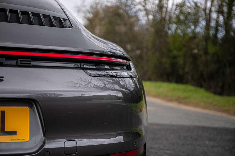 2022 Porsche 911 CARRERA GTS