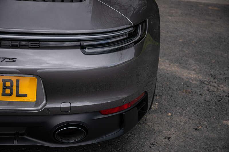 2022 Porsche 911 CARRERA GTS