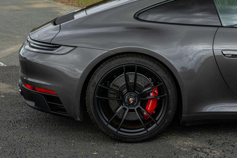 2022 Porsche 911 CARRERA GTS