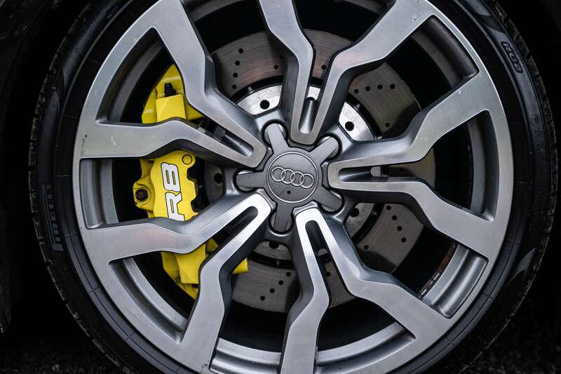 2011 Audi R8 SPYDER QUATTRO V10 MANUAL