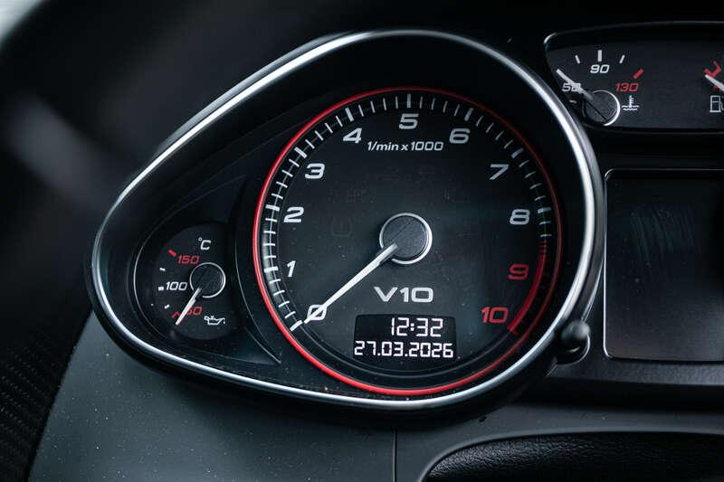 2011 Audi R8 SPYDER QUATTRO V10 MANUAL