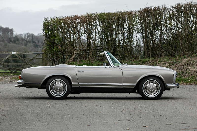1970 Mercedes - Benz 280SL PAGODA 5 SPEED MANUAL