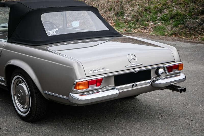 1970 Mercedes - Benz 280SL PAGODA 5 SPEED MANUAL