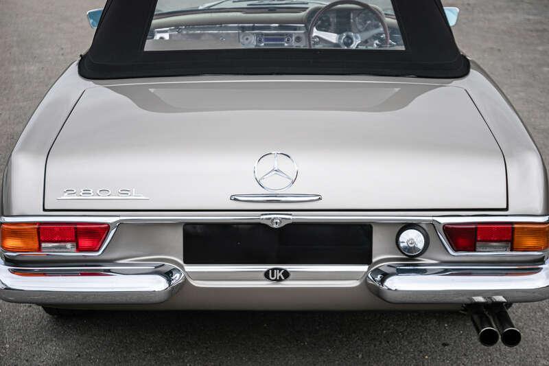 1970 Mercedes - Benz 280SL PAGODA 5 SPEED MANUAL