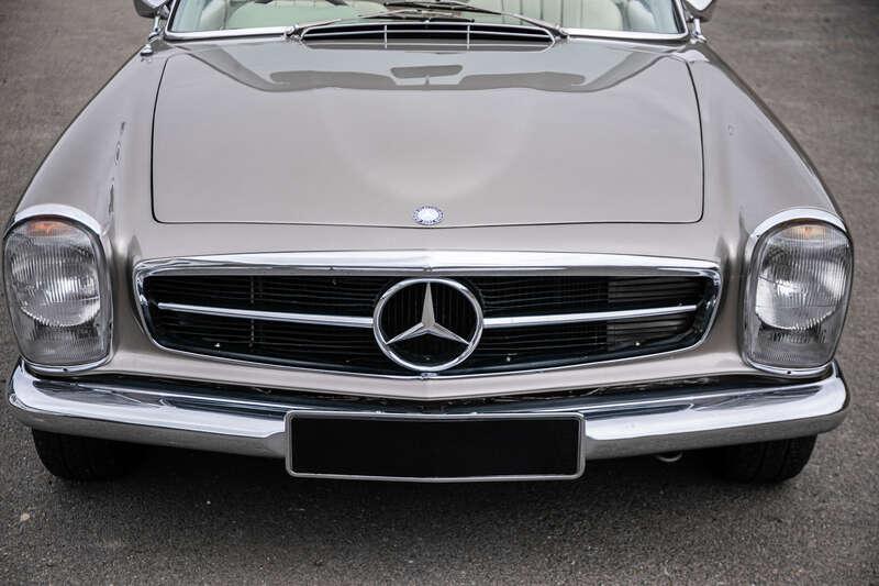 1970 Mercedes - Benz 280SL PAGODA 5 SPEED MANUAL