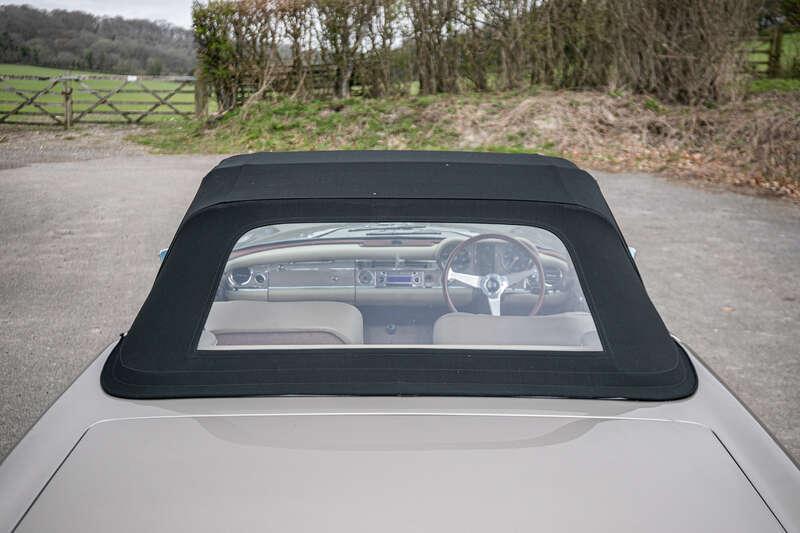 1970 Mercedes - Benz 280SL PAGODA 5 SPEED MANUAL